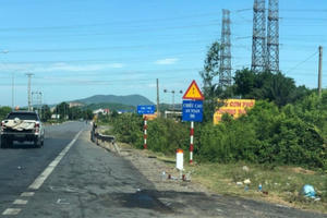 Hà Tĩnh: Va chạm với xe khách, hai chiến sỹ công an tử vong