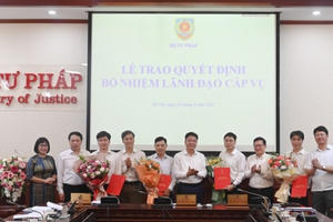 Bộ Tư pháp trao Quyết định bổ nhiệm lãnh đạo cấp Vụ
