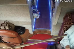 Tài xế xe khách bị chặn đầu, hành hung trên cao tốc Nội Bài – Lào Cai