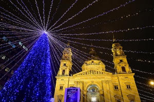 Chiêm ngưỡng những cây thông Giáng sinh tuyệt đẹp trên thế giới