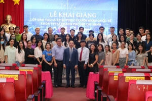 Khai giảng Lớp đào tạo luật sư phục vụ hội nhập Quốc tế