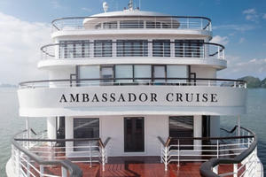 Quảng Ninh: Cách ly riêng biệt toàn bộ du khách và thuyền viên trên tàu du lịch Ambassador Cruisse