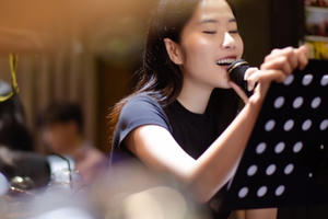 Nam Em kể chuyện tình trong đêm nhạc riêng