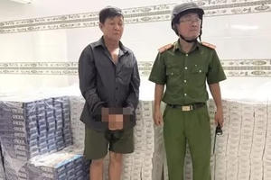 Bắt quả tang đối tượng mua bán 15.500 bao thuốc lá nhập lậu