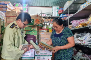 Gia Lai: Phát hiện hàng trăm bao thuốc lá giả nhãn hiệu White Horse