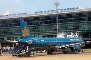 Tạm dừng vận chuyển hành khách là công dân Việt Nam từ nước ngoài đến sân bay Tân Sơn Nhất