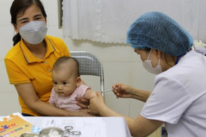 Thiếu vắc xin trên toàn quốc: Vì đâu nên nỗi?