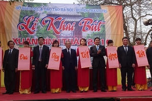 Ngành Giáo dục tưng bừng khai bút đầu Xuân