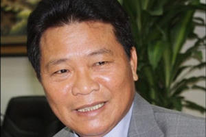 Bắt tạm giam cựu Chủ tịch Ngân hàng Đại Tín cùng 6 bị can Bắt tạm giam cựu Chủ tịch Ngân hàng Đại Tín cùng 6 bị can