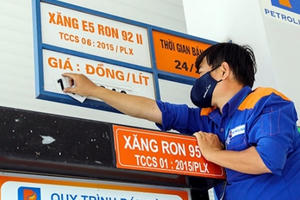 Giá xăng, dầu đồng loạt giảm nhẹ