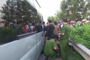 Ai bảo vệ cảnh sát? Ai bảo vệ cảnh sát?