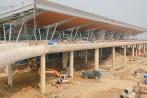 Slide - Điểm tin thị trường: Lào Cai muốn ngân sách rót hơn 3.000 tỷ xây sân bay Sa Pa