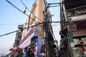 Nhà siêu mỏng chen nhau mọc lên trên đường Phạm Văn Đồng