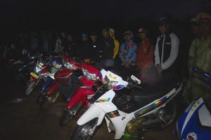 Đắk Lắk: Xử lý hàng trăm thanh thiếu niên, học sinh tụ tập đua xe trái phép