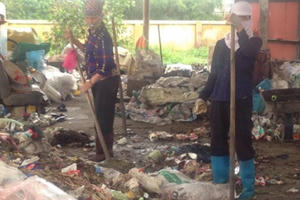 Vĩnh Phúc: “Nỗi niềm” của những công nhân thu gom rác thải ở nông thôn