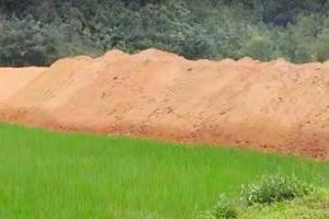 UBND huyện Văn Yên nói gì về vụ doanh nghiệp ngang nhiên đổ đất thải trái phép tại dự án trăm tỷ