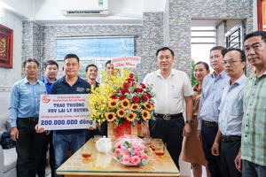 TP HCM thưởng “nóng” 300 triệu đồng cho nhà vô địch cờ tướng thế giới Lại Lý Huynh