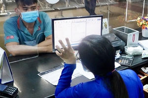 Tàu khách Bắc Nam 'cháy vé' khi vừa mở bán