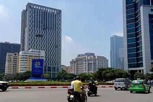 Địa ốc 7AM: Hàng loạt trụ sở cho thuê sai quy định, thanh tra dự án Khu đô thị của Công ty Hanaka Địa ốc 7AM: Hàng loạt trụ sở cho thuê sai quy định, thanh tra dự án Khu đô thị của Công ty Hanaka