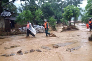 Yên Bái: Một Phó Bí thư xã bị cuốn tử vong khi cứu cháu bé mắc kẹt