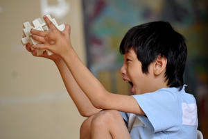 Không thể vào lớp 1 và mẫu giáo, trẻ tự kỷ phải 'đứng ngoài cổng trường'