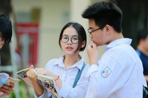 Tuyển sinh lớp 10 ở Hà Nội: Phụ huynh bối rối chọn trường