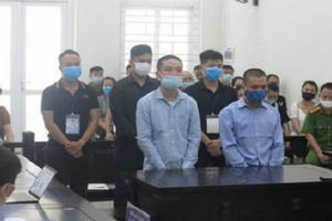 Người mất mạng, kẻ đi tù sau màn trêu ghẹo cô gái xinh đẹp tại quán karaoke