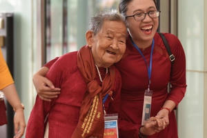 Tôn vinh 300 mẹ Việt Nam anh hùng tiêu biểu toàn quốc