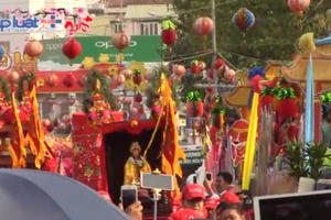 Bình Dương: Hàng ngàn người nhộn nhịp dự hội chùa Bà cầu an