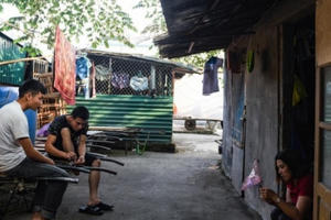 Người nghèo thành phố chơi vơi giữa đại dịch