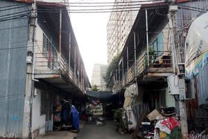 Cận cảnh khu tạm cư “ổ chuột” của người dân Thủ Thiêm
