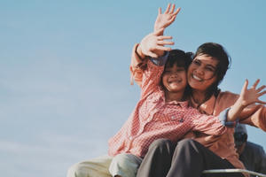 "Hạnh phúc của mẹ" lấy cạn nước mắt khán giả Việt bởi tình mẫu tử cao cả