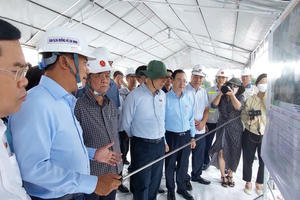 Phó Chủ tịch Quốc hội Lê Minh Hoan khảo sát tiến độ Dự án đường Hồ Chí Minh đoạn qua An Giang, Cà Mau
