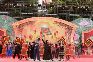 Lào Cai tưng bừng khai mạc Lễ hội Đền Thượng