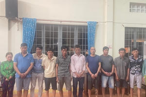 Bắt quả tang 12 đối tượng tổ chức đánh bạc và đánh bạc tại huyện Nhơn Trạch