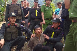 Sơn La: Bắt khẩn cấp đối tượng dùng dao chém bố đẻ tử vong, sau 5 giờ bỏ trốn trên rừng