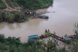 Sơn La: Xe con lao xuống hồ thủy điện, 2 người tử vong