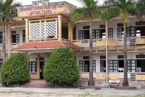 Vì sao tin nhắn “gạ tình” của thầy giáo ở Thái Bình bị lộ?