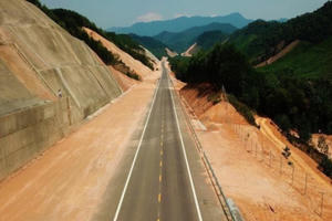 Cao tốc La Sơn - Túy Loan: Kỳ vọng đưa vào khai thác trong quý II/2021