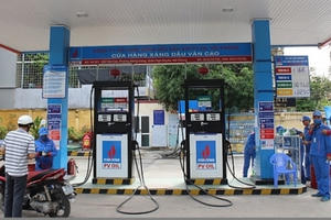 Giá xăng ngày mai 12/7 có thể tăng tới 750 đồng/lít! Giá xăng ngày mai 12/7 có thể tăng tới 750 đồng/lít!