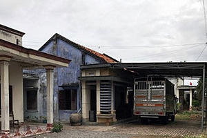 Trúng độc đắc 10 tỉ, hai vợ chồng nhập viện vì... khách