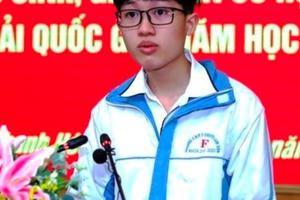 Thanh Hoá: Thưởng nóng 60 triệu đồng cho học sinh đạt Huy chương Bạc tại Kỳ thi Olympic Vật lý quốc tế năm 2023
