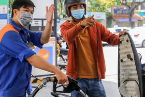 Xăng tăng giá lần thứ 6 liên tiếp