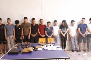 Gia cố nhà cửa, lắp camera mở sới xóc đĩa ngay tại nhà riêng