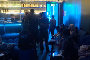 Ra quân xử lý hộ kinh doanh bóng cười