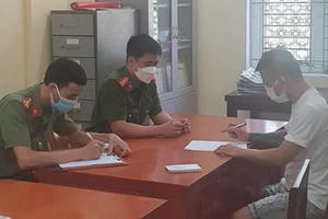 Bị lập biên bản xử lý vì khoe làm được thẻ Shipper để ra đường