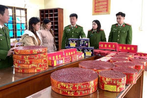 Lào Cai: Bắt giữ 02 đối tượng tàng trữ trái phép gần 90kg pháo nổ Lào Cai: Bắt giữ 02 đối tượng tàng trữ trái phép gần 90kg pháo nổ