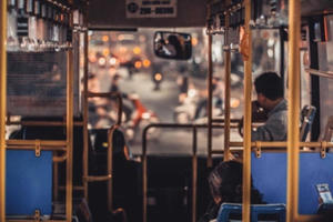 Người lớn cô đơn