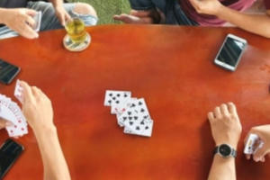 Một Phó giám đốc sở ở Thái Bình bị bắt quả tang trên chiếu bạc