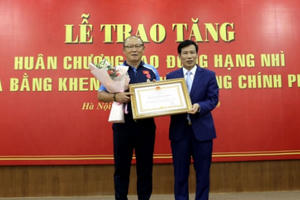 HLV trưởng Park Hang-seo vinh dự được nhận Huân chương lao động hạng Nhì